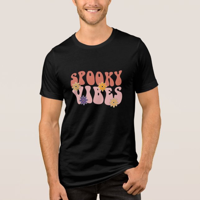 Camiseta Triblenda Retro Groovy Spooky Vibes Halloween (Anverso)