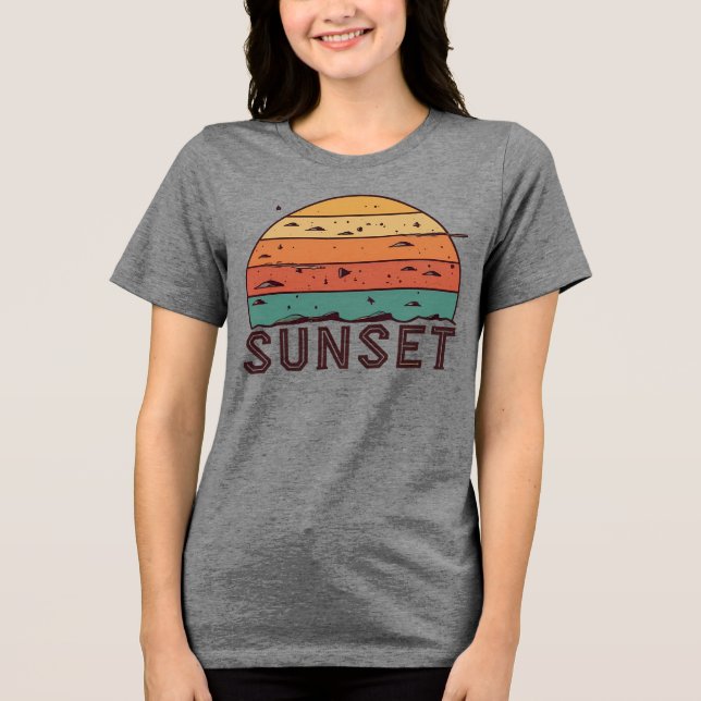Camiseta Triblenda Retro Sunset Horizon Graphic T-Shirt (Anverso)