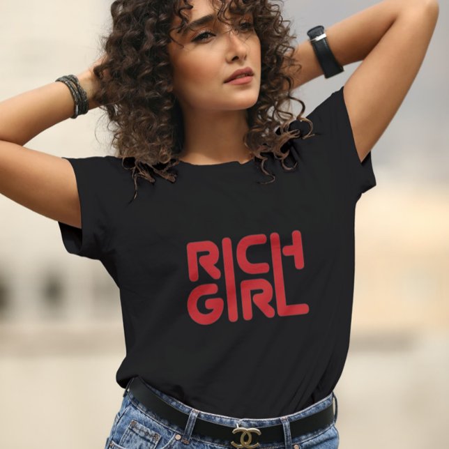 Camiseta Triblenda RICH CHICA negrita tipografía roja (Subido por el creador)