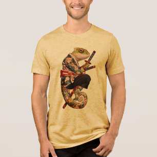 Camiseta Triblenda Samurái Camaleón – Guerrero Tatuado con Katana