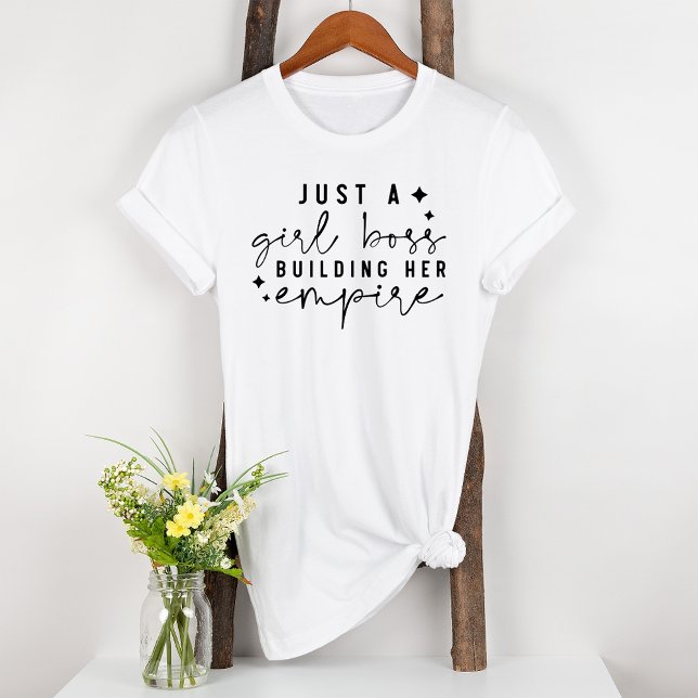 Camiseta Triblenda Sólo un jefe Chica construyendo su imperio (Subido por el creador)