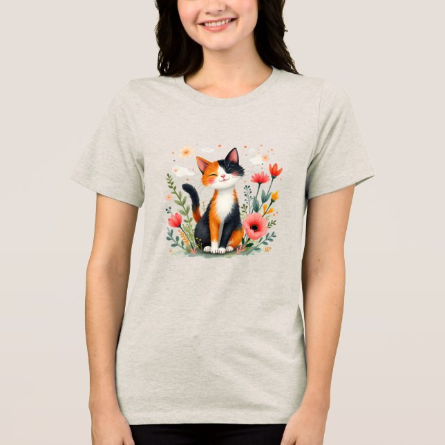 Camiseta Triblenda Sonriendo gato calico en un jardín floreciente (Anverso)