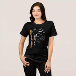 Camiseta Triblenda Spooky Book Club Tee. por Sommer Hamilton