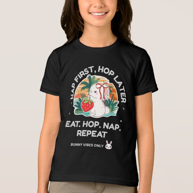 Camiseta Triblenda Strawberry Dream Bunny (Anverso)