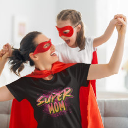 Camiseta Triblenda Super Mamá con Estilo Grafiti