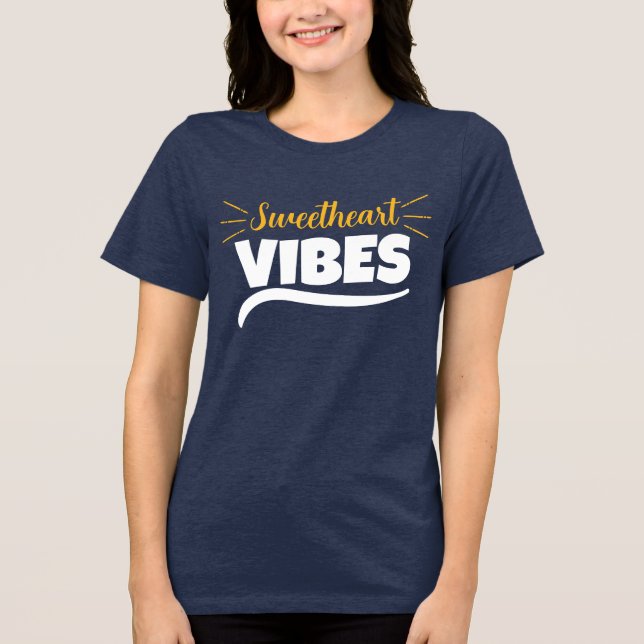 Camiseta Triblenda Sweetheart Vibes Graphic Women’s (Anverso)
