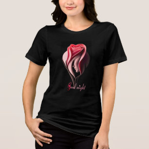 Camiseta Triblenda Texto de Buenas Noches con Marca de Flor de Rosa