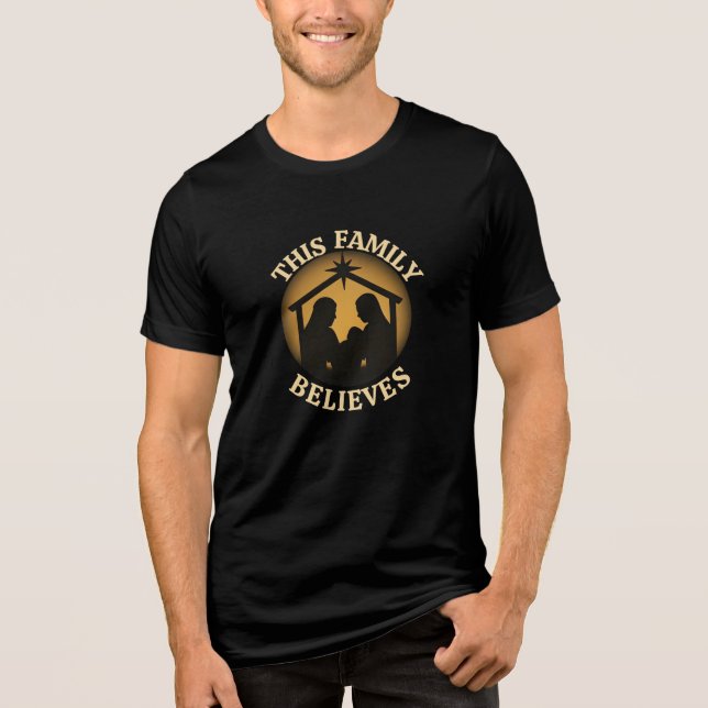 Camiseta Triblenda This Family Believes Christian Nativity Scene (Anverso)