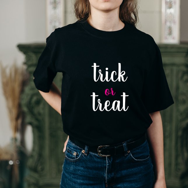 Camiseta Triblenda Trick or Treat Modern Script Women's Halloween  (Subido por el creador)