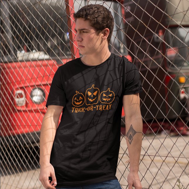 Camiseta Triblenda Trío de calabaza: Trick-or-Tret clásico (Subido por el creador)