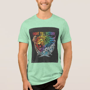 Camiseta Triblenda Triunfo Primal: León Multicolor y Espadas Cruzadas