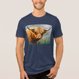 Camiseta Triblenda Vaca Highland en la pradera floral cerca