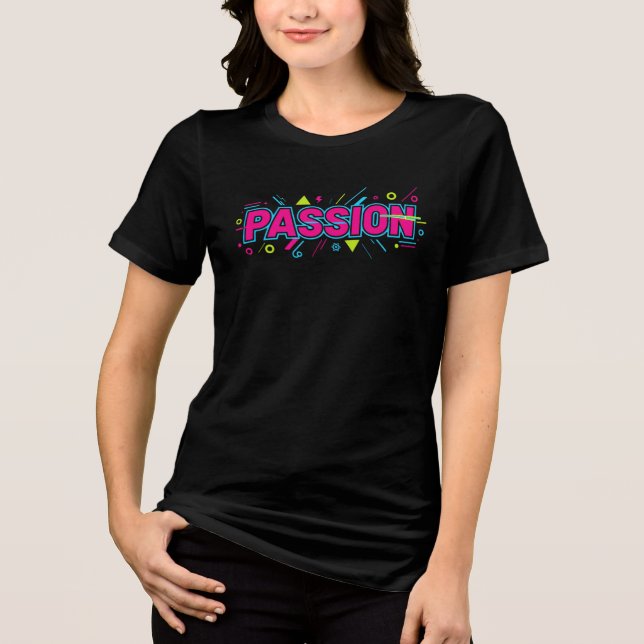 Camiseta Triblenda Vibrant Passion Typography - Retro 90s Pop Art Aes (Anverso)