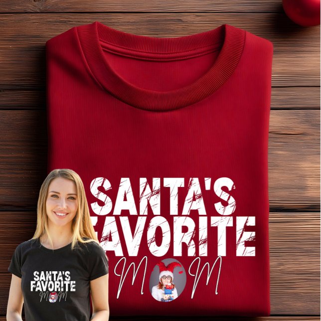 Camiseta Triblenda Vintage Santa's Favorite Mom Gift  (Subido por el creador)