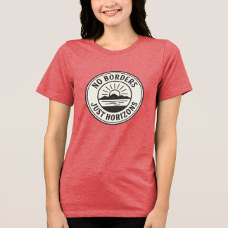 Camiseta Triblenda Vintage Stamp – “No Borders, Just Horizons”.