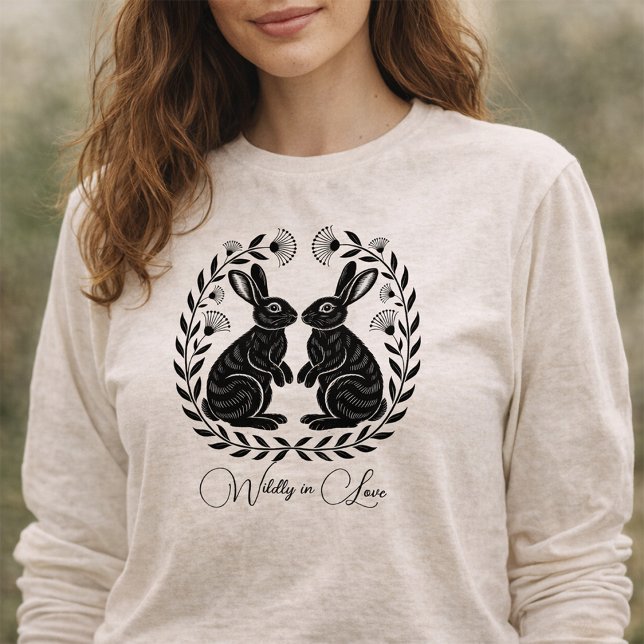 Camiseta Triblenda Wildly in Love | Linocut Rabbits Romantic (Subido por el creador)