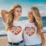 Camiseta Tribu de novia Babe T-Shirt Bachelorette Retro Tee<br><div class="desc">Novia Babe T-Shirt Bachelorette Retro Novia Tee Vintage Bride to be</div>