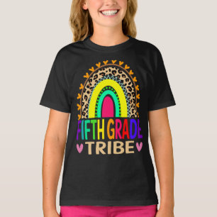 Camiseta Tribu de quinto grado Leopardo Arcoiris de vuelta