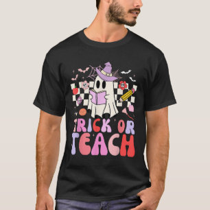 Camiseta Trick O Teach Groovy Teacher Halloween Retro Flor