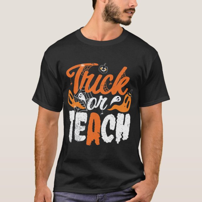 Camiseta Trick o Teach Teacher disstumen de Halloween (Anverso)