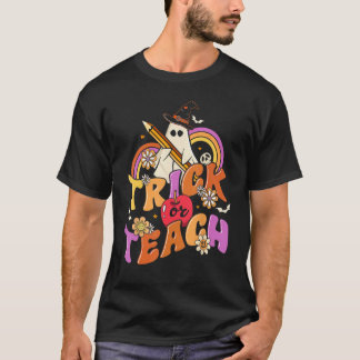 Camiseta Trick or Teach Floral Groovy Halloween Teacher Ret