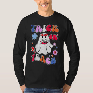 Camiseta Trick or Teach Teacher Retro Vintage Groovy Ghost