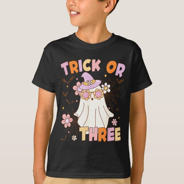 Camiseta Trick Or Three Fantasmas Lindos Groovy Cumpleaños  (Anverso)