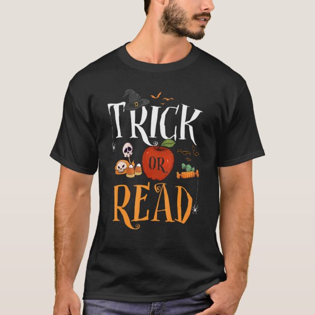 Camiseta Tricks Or Read Librarian Halloween Costume Book (Anverso)