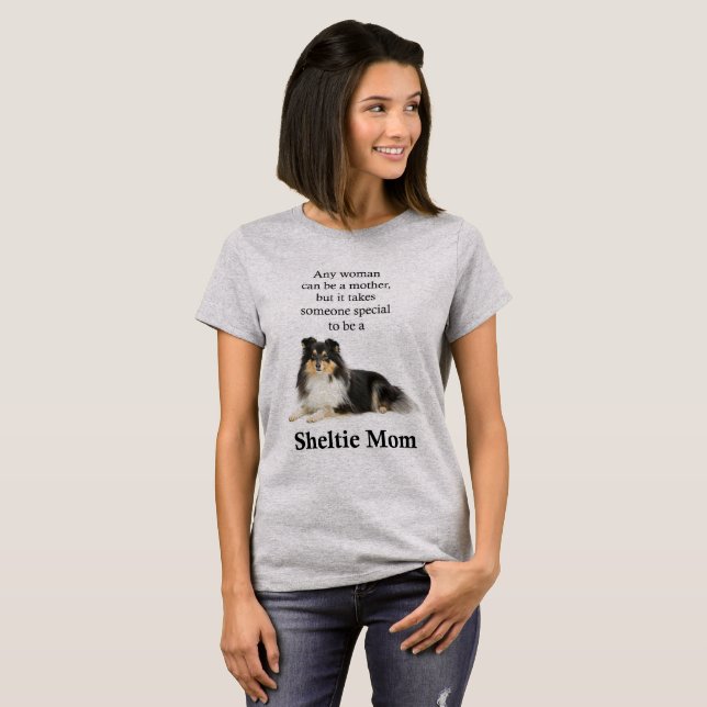 Camiseta Tricolor Sheltie Mom (Anverso completo)