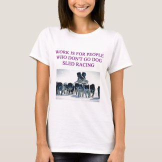 Camiseta trineo del perro que compite con al amante del