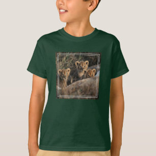 Camiseta Trío de cachorros de león con su madre