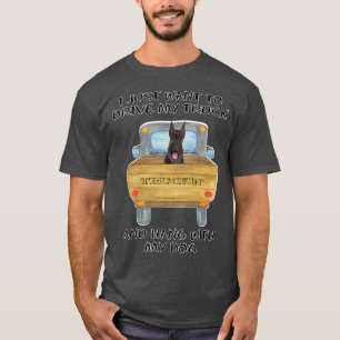 Camiseta Truck Driving Dog Giant Schnauzer