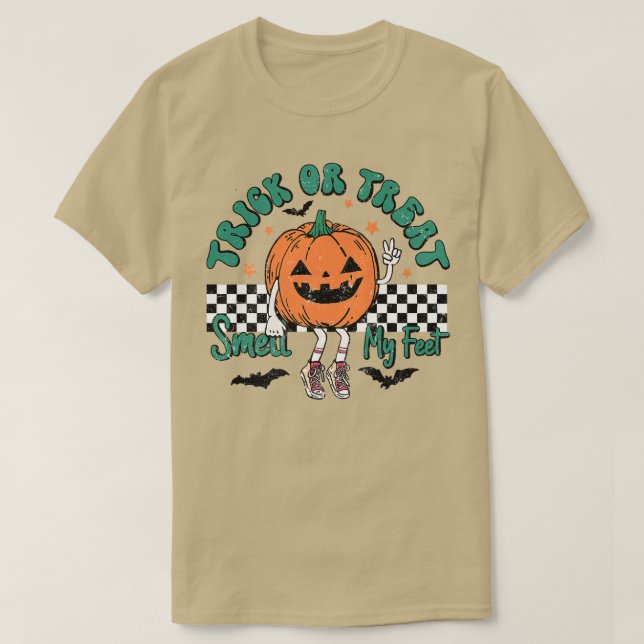 Camiseta Truco o trata oler a los niños pequeños de calabaz (Diseño del anverso)