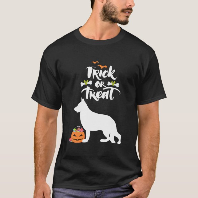 Camiseta Truco O Tratamiento De Pastor Alemán De Perro Hall (Anverso)