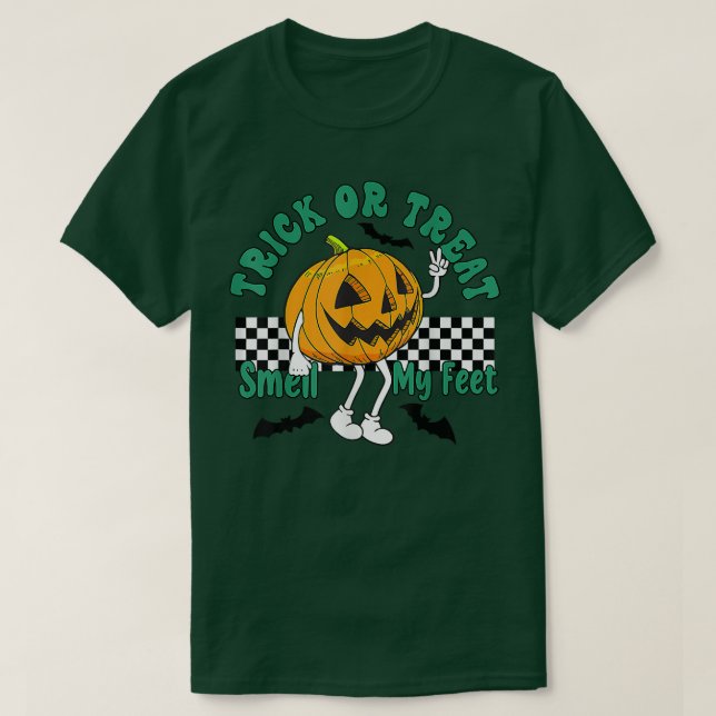 Camiseta Truco o truco huelen mis pies diciendo Halloween g (Diseño del anverso)