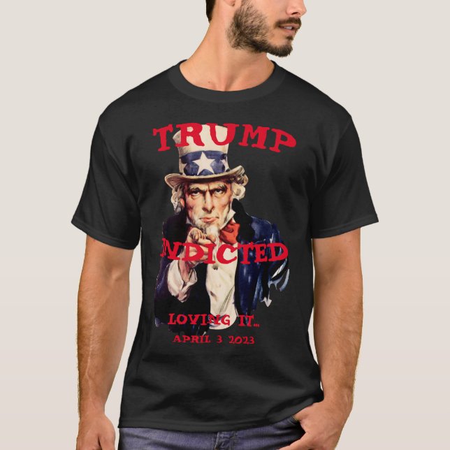 Camiseta Trump Acusado Martes 2023 Tío Sam (Anverso)