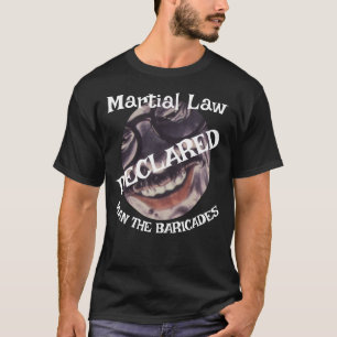 CAMISETA TRUMP DECLARA LEY MARCIAL HOMBRE LAS BARRICADAS 