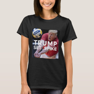 Camiseta Trump engaña a divertida jugadora de voleibol polí