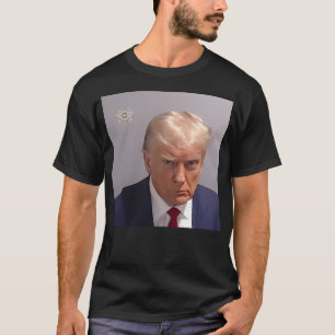 Camiseta Trump invencible 2024