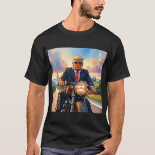 Camiseta Trump monta en motocicleta en el Capitolio de Esta