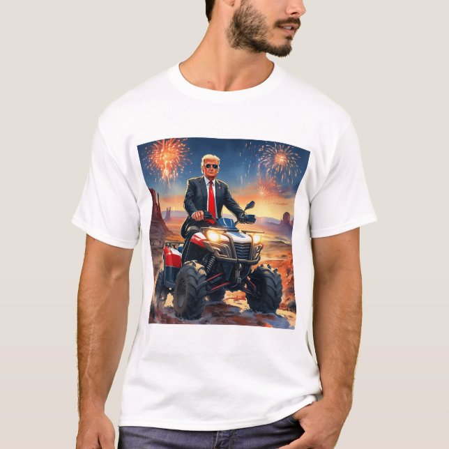 Camiseta Trump montando ATV en Monument Valley con fuegos a (Anverso)