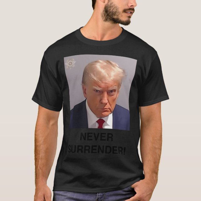Camiseta Trump nunca se rinde (Anverso)