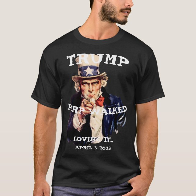 Camiseta Trump Perp Caminó 2023 Martes Tío Sam (Anverso)