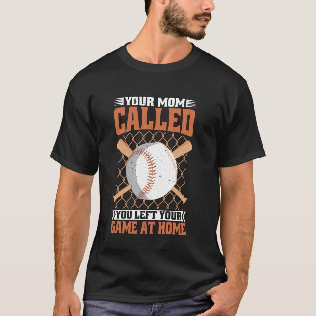Camiseta Tu Mamá Te Llamó Dejando Tu Juego En Casa — (Anverso)
