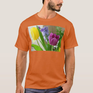 Camiseta Tulipanes amarillos y rosados