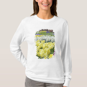 Camiseta Tulipanes, narcisos y flores de jacinto de uva,