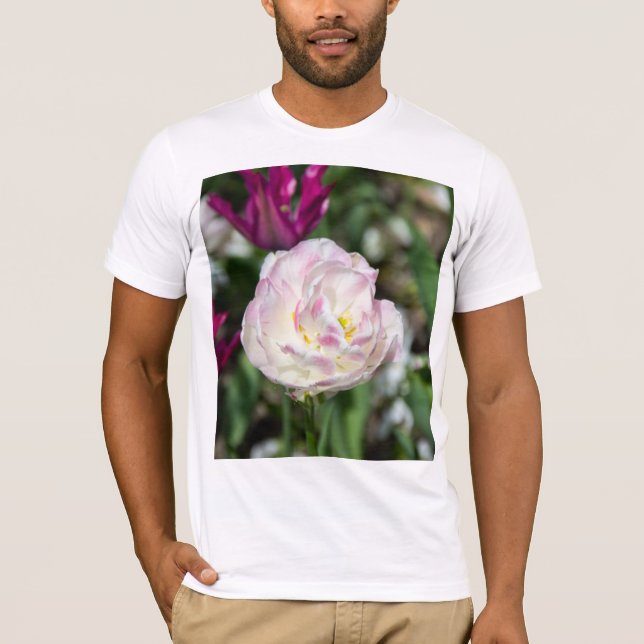 Camiseta Tulipanes rosa brillante en un día soleado (Anverso)