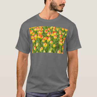 Camiseta Tulips in the spring time