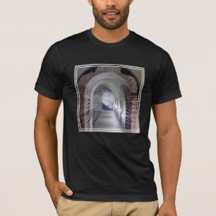Camiseta Túnel en un refugio antiaéreo nazi