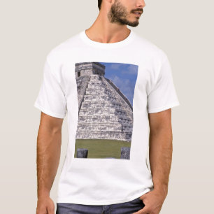 Camiseta Turistas subiendo escaleras de El Castillo, piedra
